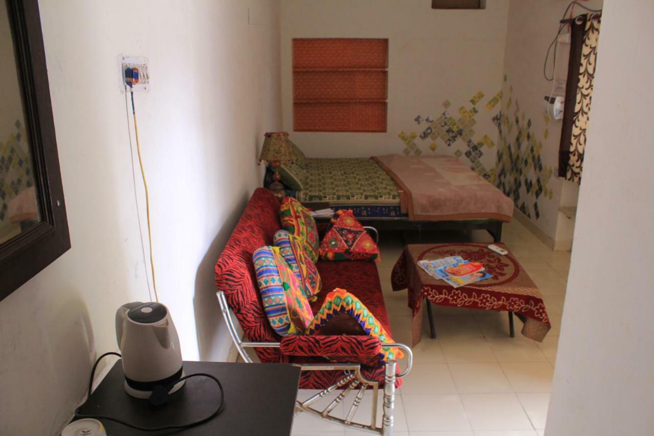 ג'איפור Nadya Homestay For Female & Family מראה חיצוני תמונה