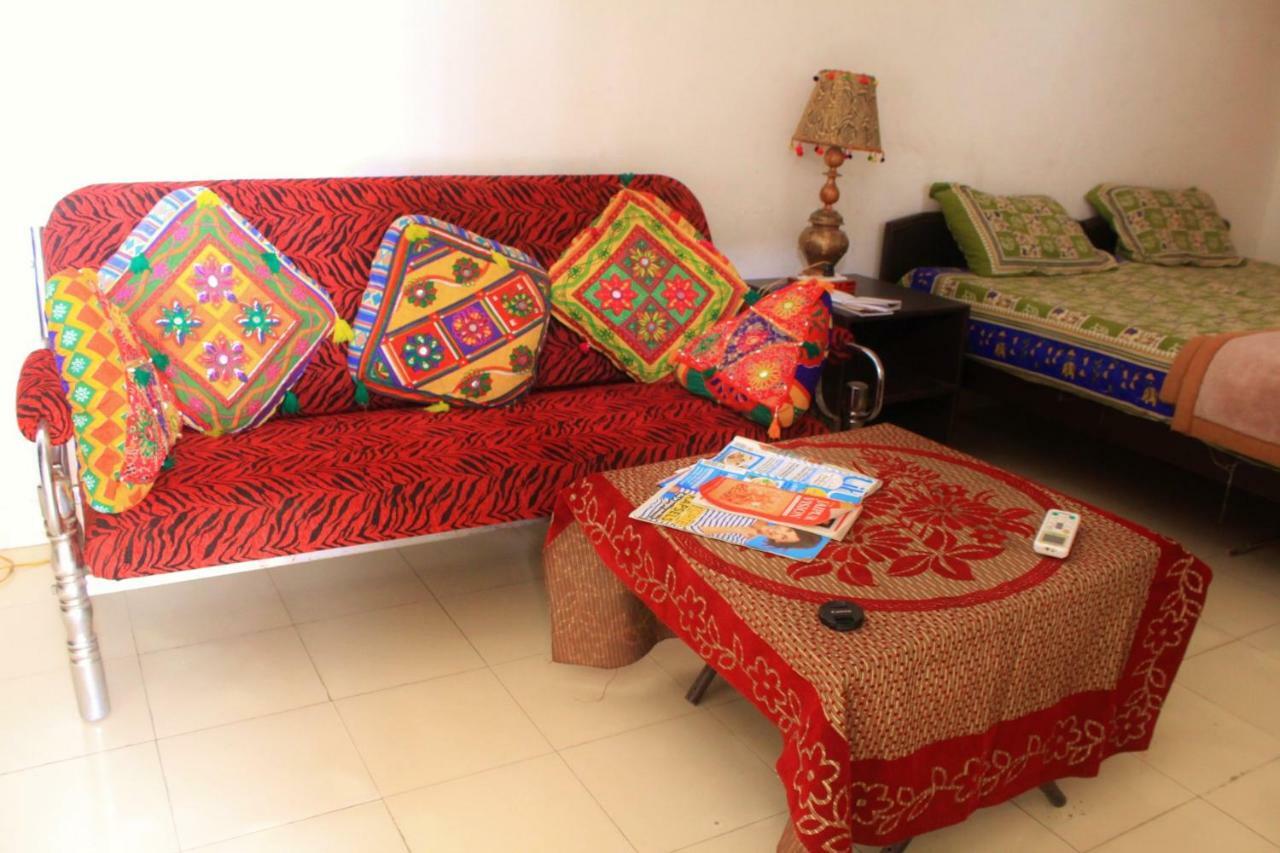 ג'איפור Nadya Homestay For Female & Family מראה חיצוני תמונה